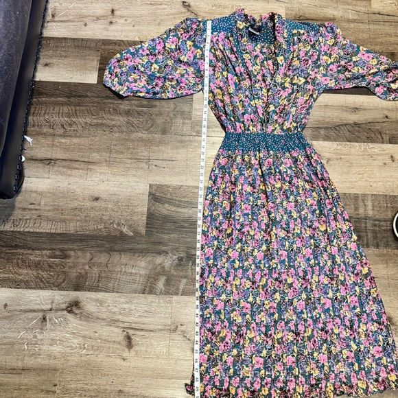 Vintage Maxi Dress. 70’s- 80’s Retro Floral and Pleated and with Shoulder Pad. - Picture 15 of 16